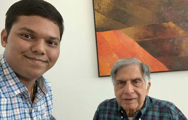 মধ্যসত্ত্বভোগীরা না থাকায় খুব সহজেই ওষুধ পৌঁছে যায় সাধারণ মানুষের হাতে।