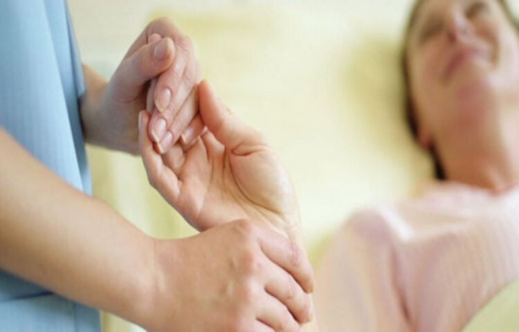 গবেষণায় দেখা গিয়েছে, মাত্রাতিরিক্ত চিনি খেলে প্যাংক্রিয়েটিক ক্যানসার, প্রস্টেট ক্যানসার, ক্ষুদ্রান্তের ক্যানসার, গলা, ফুসফুস, রেকটাম ও স্তন ক্যানসারের সম্ভাবনা বেড়ে যায়।