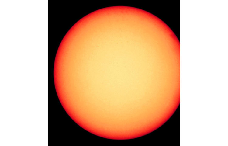 ইএসএ’র সৌর অরবিটার প্রকল্পের বিজ্ঞানী ড্যানিয়েল মুলার জানিয়েছেন, ‘আমরা এত তাড়াতাড়ি এত ভালো ফল পাব, আশা করতে পারিনি’। ছবি: এএফপি