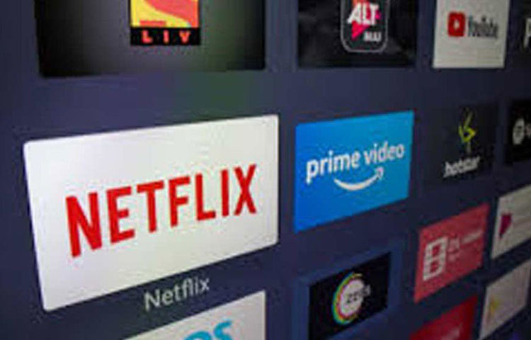 করোনা ও লকডাউন পরিস্থিতির জেরে ছবিটি প্রেক্ষাগৃহে মুক্তি পায়নি। ‘গুলাবো সিতাবো’-র মতো এই ছবিও মুক্তি পাবে ওটিটি প্লাটফর্মে।