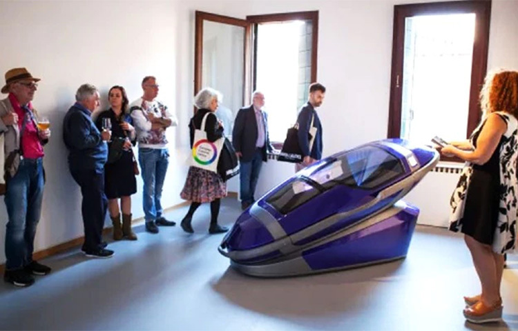 স্বেচ্ছা মৃত্যুর অধিকার নিয়ে বিশ্বে আইনি লড়াই অনেকদিনের। এবার এমনই এক যন্ত্রের আইনি স্বীকৃতি দিল সুইজারল্যান্ড। ওই যন্ত্রের নাম ‘সারকো’। ছবি: সংগৃহীত