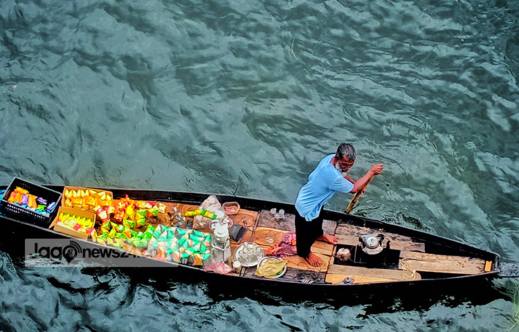 বর্ষাকালে হাওর রূপ-সৌন্দর্যে অনন্য হয়ে ওঠে। ছবি: লিপসন আহমেদ