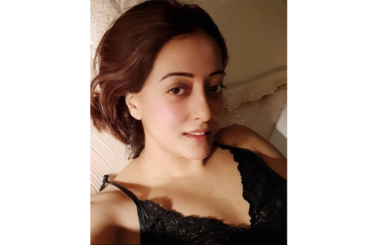 মেকআপহীন লুকে রাইমা সেন। ছবি: সংগৃহীত