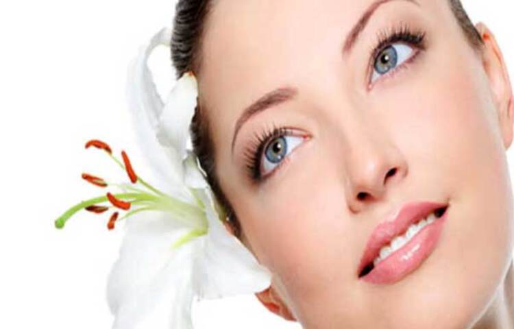 ত্বকে বলিরেখা পড়া রোধ করে: তামায় প্রচুর পরিমাণে অ্যান্টি-অক্সিড্যান্টস থাকে, যা নতুন কোষ গঠনে সাহায্য করে। ফলে বলিরেখা পড়ে না। ত্বকও ভালো থাকে। ছবি: সংগৃহীত