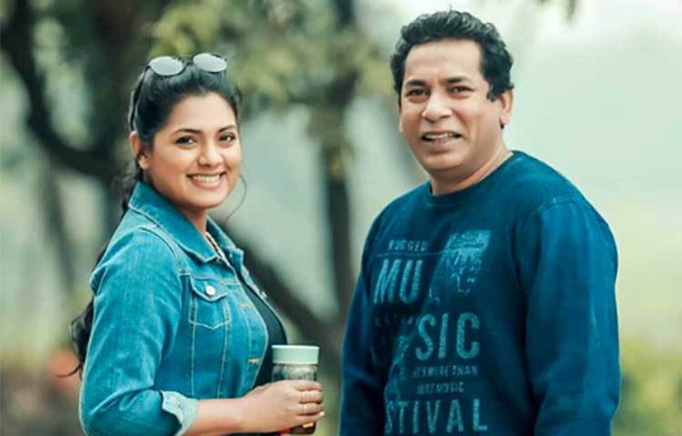 তিশা-মোশাররফের উচ্ছল হাসি।