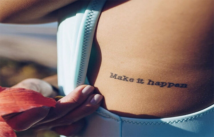 নিজের পছন্দ মতো নকশা বেছে নিলেও ট্যাটু করার আগে এবং পরে বেশ কিছু নিয়ম মেনে চলতে হয়। ত্বকের সূচ ফুটিয়ে অঙ্কন করা কোনো সহজ কাজ তো নয়। উলকি শুধুমাত্র একটি সূচক হিসেবে নয়, অনেক সময় এর মাধ্যমে ব্যক্তিত্বের প্রকাশও পাওয়া যায়। ছবি: সংগৃহীত