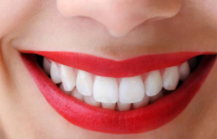 পকেটে চুইয়িং গাম রাখুন। সুযোগ ফেলেই মুখে ফেলুন। লাঞ্চ বা ডিনার করা পর চুইয়িংগাম চিবিয়ে নিতে পারেন।