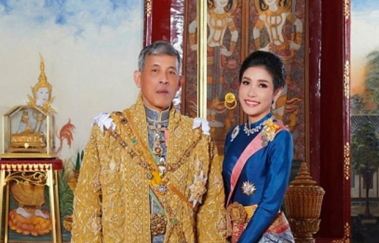 থাইল্যান্ডের রাজার নিভৃতবাস তার জীবনযাত্রার থেকেও রাজকীয়। করোনাভাইরাসের আতঙ্কে গত মাসেই স্বেচ্ছায় কোয়ারেনন্টিনে গিয়েছেন ৬৭ বছর বয়সি রাজা বাজিরালংকর্ণ। সতর্কতামূলক পদক্ষেপ হিসেবেই তার এই সিদ্ধান্ত।