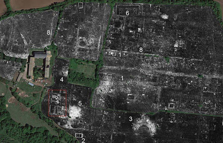 ভূ-অভ্যন্তরে লুকিয়ে থাকা প্রাচীন শহরের কাঠামোয় ধরা পড়েছে মন্দির ও গোসল ঘরের অস্তিত্ব। আধুনিক রোম থেকে ৫০ কিলোমিটার দূরে ইটালির গ্রামীণ অঞ্চলেই রয়েছে এর ধ্বংসাবশেষ।