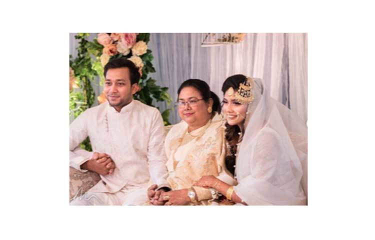 টয়া জানান, অল্প সময়ে কাছের বন্ধু হয়েছেন তারা। ২০১৯ সালের শেষ দিকে ভারতে একটি অভিনয় প্রশিক্ষণ কর্মশালায় অংশ নেন শাওন ও টয়া। সেখানে তাদের বন্ধুত্ব হয়। এরপর তারা একে অপরকে জীবনসঙ্গী হিসেবে ভাবা শুরু করেন।