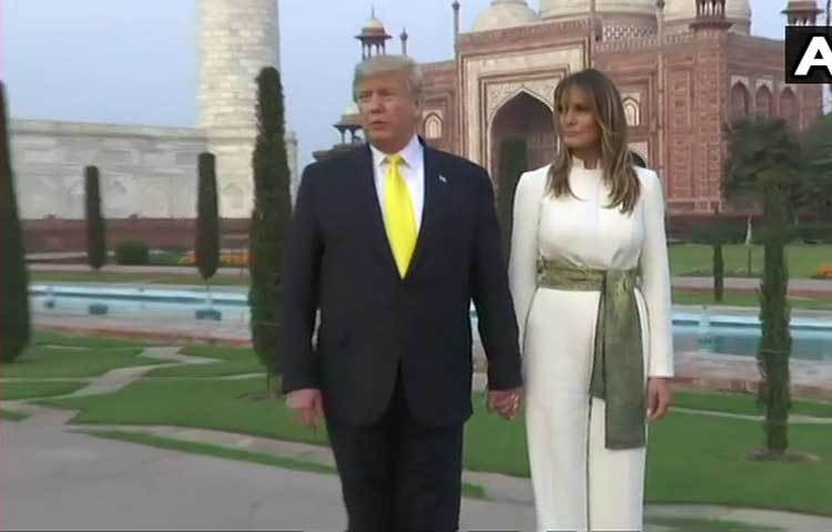 গুজরাট থেকে সোজা তাজ দর্শনে আগ্রায় মার্কিন প্রেসিডেন্ট। সঙ্গে মার্কিন ফার্স্ট লেডি মেলানিয়া, মেয়ে ইভাঙ্কা ও জামাই জারাড।