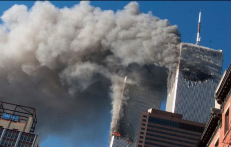 গত ১৮ বছরের মতো এবার নিহতদের জন্য স্মরণসভার আয়োজন করা যায়নি। এবার করোনার জন্য পরিস্থিতি একেবারে আলাদা। ওই হামলায় নিহতদের স্মরণে প্রতিবছর দুটি আলোর কলাম প্রদর্শন করা হয় নিউইয়র্কে। সেই আলোকসজ্জাকে বলা হয় ট্রিবিউট ইন লাইট। ৯৭ কিলোমিটার দূরে থেকেও দেখা যায় সেই আলো। কিন্তু এবার সেটাও হচ্ছে না।