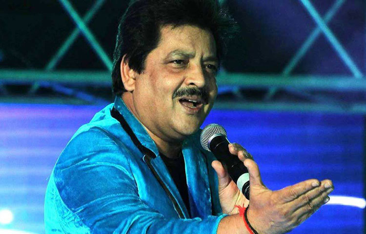 এখানেই শেষ নয়। উদিতের আরও দাবি, তাকে বলা হয় বলিউড ছেড়ে চলে যেতে। এমনকি, তাকে খুন করার জন্য ভাড়াটে খুনিও নিয়োগ করা হয় বলে তার অভিযোগ।