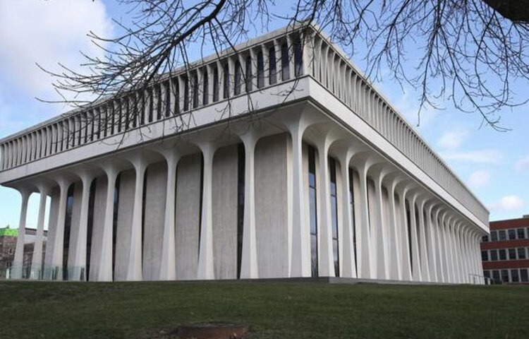 প্রিন্সটন বিশ্ববিদ্যালয়: গতবার ছয় নম্বরে থাকা প্রিন্সটন ইউনিভার্সিটি এবার নেমে গেছে নয় নম্বরে।