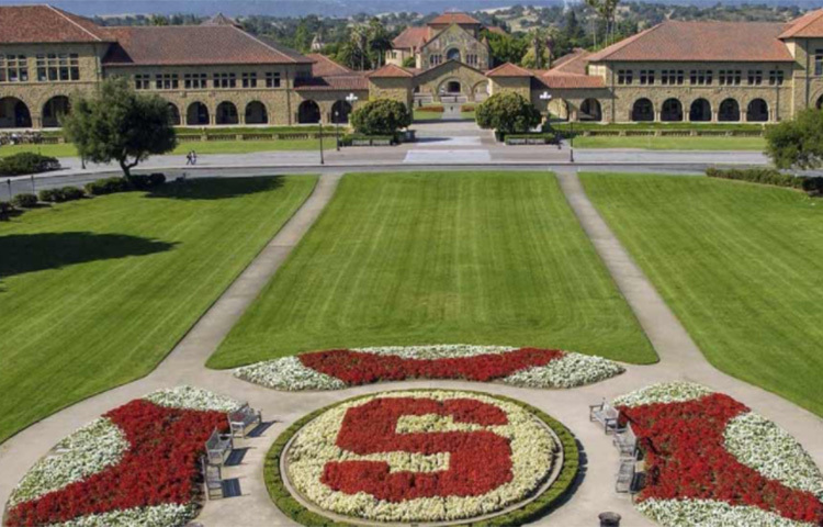 স্ট্যানফোর্ড বিশ্ববিদ্যালয়: ধনী ছাত্রের ২৮ জন দ্বিতীয় স্থানের জোড়া দাবিদার। এই বিশ্ববিদ্যালয়েরও ধনী ছাত্রের সংখ্যা ২৮। তবে স্ট্যানফোর্ডের বিশেষত্ব অন্যত্র। পরিসংখ্যান বলছে নতুন কোটিপতি বেশি তৈরি করেছে স্ট্যানফোর্ড। ভারতীয় বংশোদ্ভূত আমেরিকান ধনকুবের বৈজু ভাটও স্ট্যনফোর্ডের ছাত্র। এছাড়া ডিজিটাল ব্যাংক নুবাক, ইয়াহু প্রতিষ্ঠাতা জেরি ইয়াংও স্ট্যানফোর্ডে পড়াশোনা করেছেন। এই বিশ্ববিদ্যালয়ের ধনকুবের ছাত্রদের মোট সম্পদের মূল্য ১২ হাজার ৪৪০ কোটি ডলার। ছবি: সংগৃহীত