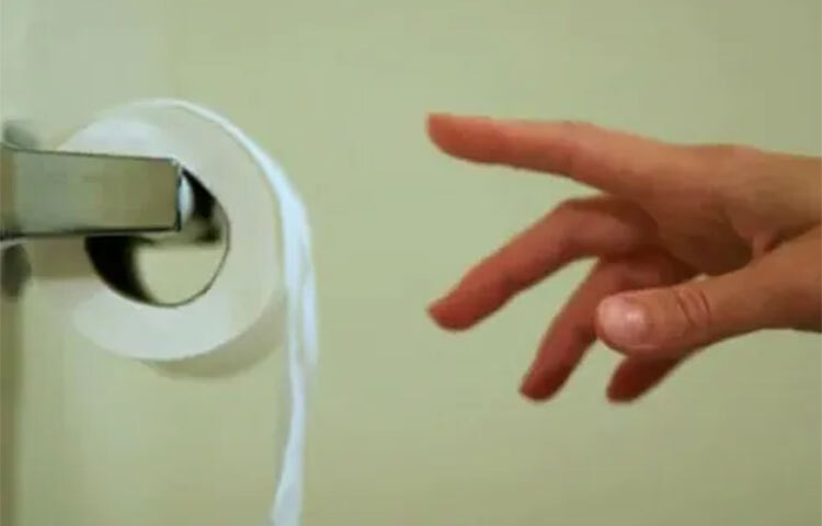 ঘনঘন প্রস্রাব এই সব রোগের উপসর্গ হতে পারে: এই সংক্রমণ নারীদের বেশি হয়। কিন্তু এই রোগ পুরুষদের দেখা দিতে পারে। এই সংক্রমণের একটি লক্ষণ হল ঘনঘন প্রস্রাব। আর প্রস্রাব করলেও তৃপ্তি পাওয়া যায় না। ছবি: সংগৃহীত