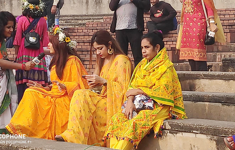 ভালোবাসা দিবস ও বসন্ত উৎসবের অনুভূতি প্রকাশ।