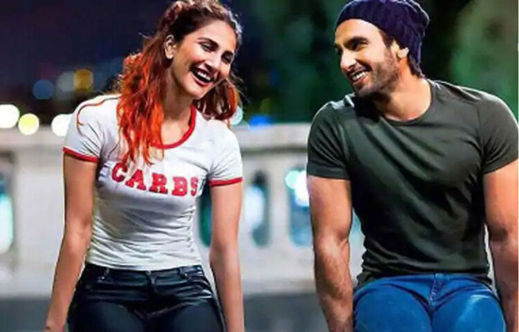 ২ বছরের বিরতির পরে বাণী আবার ফিরে আসেন বলিউডে। অভিনয় করেন যশরাজ ফিল্মস-এর ‘বেফিকরে’-তে। বিপরীতে নায়ক ছিলেন রণবীর সিংহ। এই ছবিতে রণবীর-বাণী জুটির দুরন্ত অভিনয় দর্শকদের মন জয় করেছিল। ছবি: সংগৃহীত