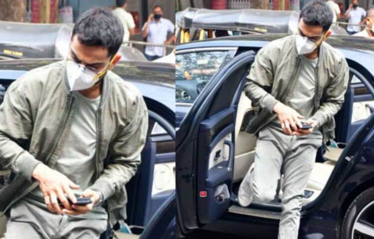 জানাগেছে, আর কয়েকদিনের মধ্যেই বাবা-মা হচ্ছেন বিরাট কোহলি-আনুশকা শর্মা। এর আগেই এবার স্ত্রীকে নিয়ে ক্লিনিকে হাজির হন বিরাট কোহলি। ছবি: সংগৃহীত