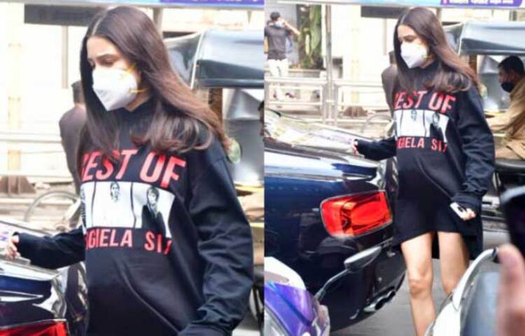 ধীরে ধীরে এগিয়ে যাচ্ছেন আনুশকা। উল্লেখ্য, ২০২০ সালের আগস্ট মাসে বিরাট কোহলি-আনুশকা শর্মা বাবা-মা হওয়ার সুখবর দেন ভক্তদের। ছবি: সংগৃহীত