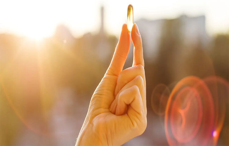 ভিটামিন সি-এর অভাবের কারণে হওয়া সবচেয়ে সাধারণ রোগ হলো স্কার্ভি। এর ফলে মাড়িতে ক্ষত, রক্তপাত, দুর্বলতা, অলসতা এবং ফুসকুড়ি হতে পারে। ক্লান্তি, ক্ষুধা হ্রাস, বিরক্তি এবং জয়েন্টে ব্যথাও এর প্রাথমিক লক্ষণগুলোর মধ্যে রয়েছে। ছবি: সংগৃহীত