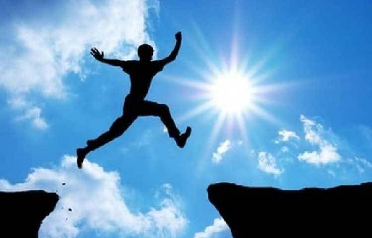 আত্মবিশ্বাস বাড়িয়ে দেয়: জীবনে সফলতা অর্জনের জন্য আত্মবিশ্বাস খুবই জরুরি। ব্যায়াম হিসেবে পেছনে হাঁটা আপনার সেই আত্মবিশ্বাসকে বাড়িয়ে দেবে।