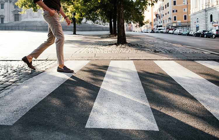 ইয়োশিহারা ২০০৫-০৬-এর মধ্যে করা এই গবেষণার অংশগ্রহণকারীরা ৭ দিন ধরে  অ্যাক্সিলেরোমিটার পরে ছিলেন। তাদের গড় পদক্ষেপের হিসেব রাখছিলেন। শুধুমাত্র ঘুমাবার সময় বা এমন কোনো কাজ, যাতে যন্ত্রটি ভিজে যেতে পারে, সেই সময় এই যন্ত্রটি খুলে রেখেছিলেন। তবে গবেষকেরা এই গবেষণার ১০ বছর ৮ মাস পরে অংশগ্রহণকারীদের সঙ্গে তাদের সঙ্গে অভিজ্ঞতা নিয়ে পর্যালোচনা করতে যোগাযোগ করেন।  ছবি: সংগৃহীত