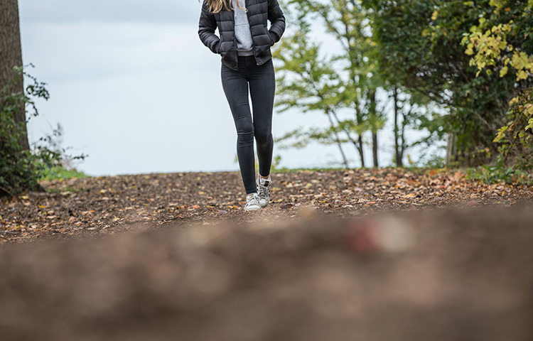 এই সময়ের মধ্যে ৭২ জন অর্থাৎ ৩.৪% অংশগ্রহণকারী মারা যান। ৩টি বিভাগে ভাগ করা হয়েছিল অংশগ্রহণকারীদের যেমন,  কম- যারা প্রতিদিন ৭ হাজারের কম পা হেঁটেছেন মাঝারি- যারা প্রতিদিন ৭ হাজার- ৯ হাজার ৯৯৯ পা হেঁটেছেন উচ্চ- যারা প্রতিদিন ১০ হাজার বা তার বেশি পা হেঁটেছেন।  ছবি: সংগৃহীত