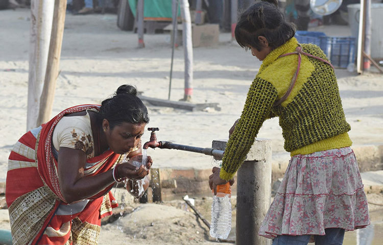 ঘুম থেকে ওঠার পর খালি পেটে ২-৩ গ্লাস পানি খান। এতে শরীররে অঙ্গ-প্রতঙ্গগুলো সাক্রয় থাকে।