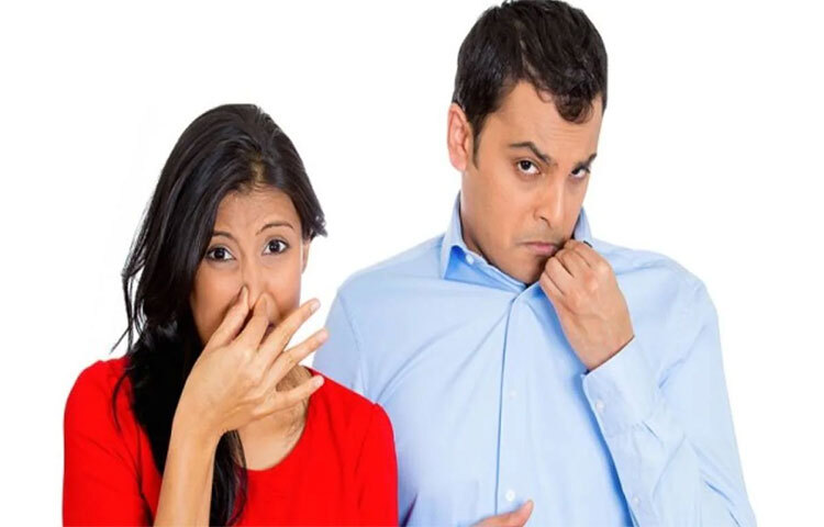 গরমকালে ঘামের দুর্গন্ধ উৎকট সমস্যা। যার শরীর থেকে বের হয়, তাকে পেতে হয় না। বিপাকে পড়েন চারপাশের মানুষ। এমনই অস্বস্তিকর সমস্যা, বলাও যায় না তাকে। আপনার শরীরে যদি অতিরিক্ত ঘামের গন্ধ হয়, এখনই সমস্যা নির্মূল করুন। ছবি: সংগৃহীত