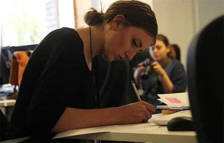 দীর্ঘদিন লক্ষণগুলো এড়িয়ে চললে বিভিন্ন ধরনের শারীরিক সমস্যা দেখা দেয়। ছবি: সংগৃহীত