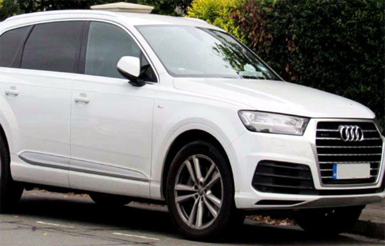 এর মধ্যে রয়েছে ৮০ লাখ রুপি মূল্যের অডি কিউ৭, ৭০ লাখ রুপি মূল্যের বিএমডব্লিউ ৫২০ডি এবং ৪০ লাখ টাকা মূল্যের পজারো স্পোর্টস। ছবি: সংগৃহীত