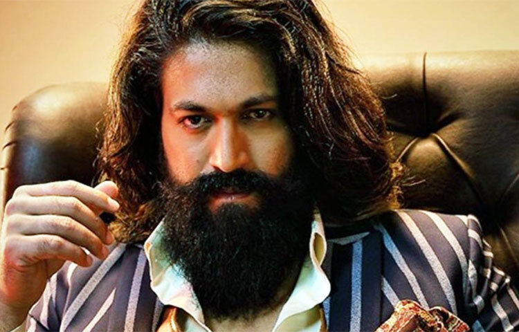 অভিনেতা যশের মস্তিষ্ক প্রসূত ‘ভিলেন’ নামের একটি ব্র্যান্ডও রয়েছে। নানা রকমের সুগন্ধি, মানিব্যাগ, গলার চেইন, হাতে পরার ব্রেসলেট, সানগ্লাস, জামা-কাপড় সব কিছুই পাওয়া যায়, যা শুধুমাত্র পুরুষদের ব্যবহারের উপযোগী। ছবি: সংগৃহীত