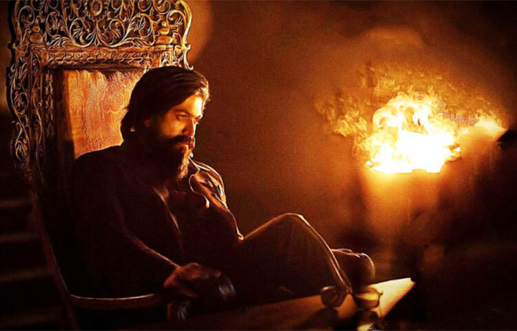 বক্স অফিস কাঁপিয়ে এখনও ‘কেজিএফ-২’ রমরমা ব্যবসা করে চলেছে সিনেমা হলগুলোতে। এরই মধ্যে চলতি বছরের অন্যতম সফল ছবি হিসেবে পরিচিতিও পেয়েছে। ছবি: সংগৃহীত