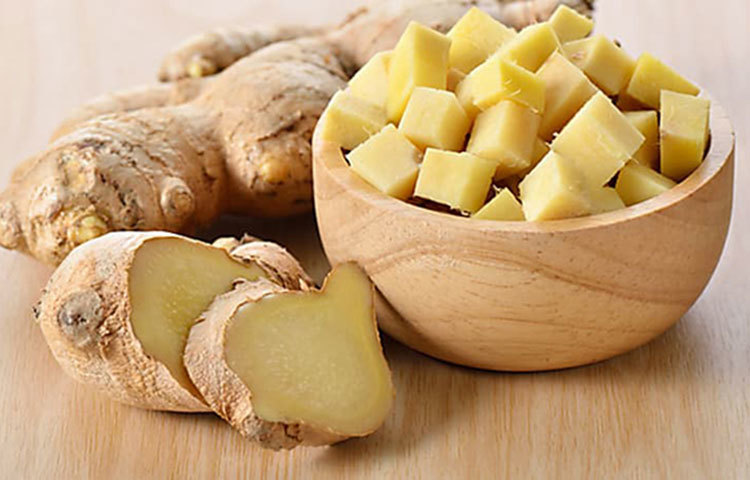 আদা হজম ক্ষমতা বাড়াতে সাহায্য করে। প্রতিদিন অল্প একটু করে আদা খেলে কিছুদিনের মধ্যেই আপনার হজম ক্ষমতা অনেক উন্নত হয়ে যাবে। হজম ক্ষমতা বাড়লে বাড়বে রোগ প্রতিরোধ ক্ষমতাও।