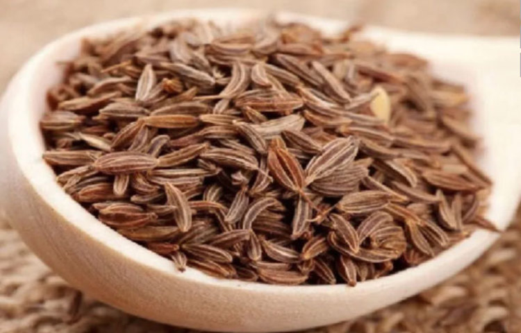 বেশ কিছু গবেষণায় দেখা গিয়েছে, নিয়মিত জিরার পানি খেলে শরীরের হজমে এনাজাইমের উৎপাদন বেড়ে যায়, সেই সঙ্গে লিভারে উপস্থিত ক্ষতিকর টক্সিক উপাদানেরাও শরীর থেকে বেরিয়ে যায়। ফলে লিভারের কর্মক্ষমতা বৃদ্ধি পেতে সময় লাগে না।