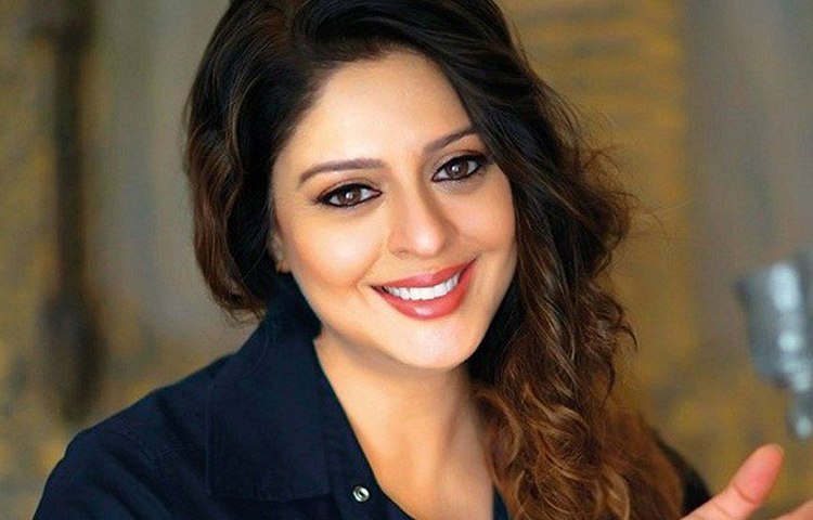 নাগমা বিয়ে করেননি। তাকে ঘিরে একাধিক পুরুষকে নিয়ে গুঞ্জন শোনা গিয়েছে বারবার। এক বাঙালি ক্রিকেটারের সঙ্গে তার সম্পর্ক বহুলচর্চিত। দক্ষিণের নামী অভিনেতা ও সাংসদ শরত কুমারের সঙ্গে নাগমার সম্পর্ক ছিল বলে শোনা যায়। তবে বিবাহিত শরত কুমারে সঙ্গে নাগমার প্রেম স্থায়ী হয়নি। নাগমা-ই সরে আসেন সম্পর্ক থেকে। শরত কুমারের বিরাগভাজন হয়ে যাওয়াতেই দক্ষিণী ইন্ডাস্ট্রিতে নাগমার ক্যারিয়ার নাকি ধাক্কা খায়।