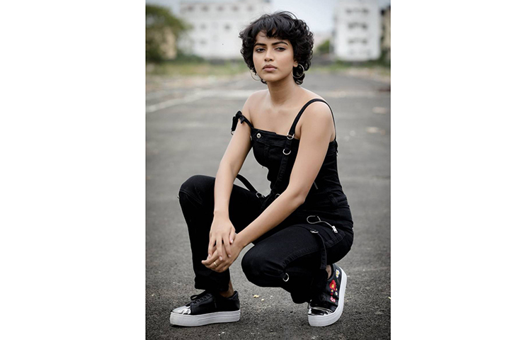 সিনেমায় অভিনয়ের জন্য তিনি বেশ কিছু পুরস্কারও লাভ করেছেন।