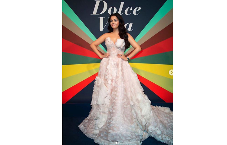 ঐশ্বর্য রাই বচ্চনের জন্মদিনে প্রকাশিত আরও বেশ কিছু ছবি।