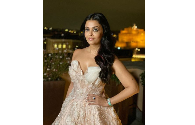 বচ্চন বাড়ির বউমার ওই ছবি প্রকাশ্যে আসতেই তা ভাইরাল হয়ে যায়।