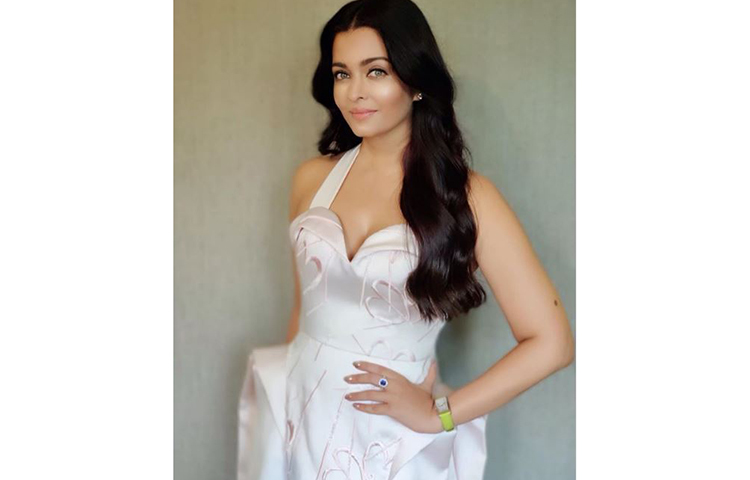 ফেনি খান-এর পর আপাতত মনি রতœমের সিনেমার শ্যুটিং নিয়ে ব্যস্ত ঐশ্বর্য রাই বচ্চন।