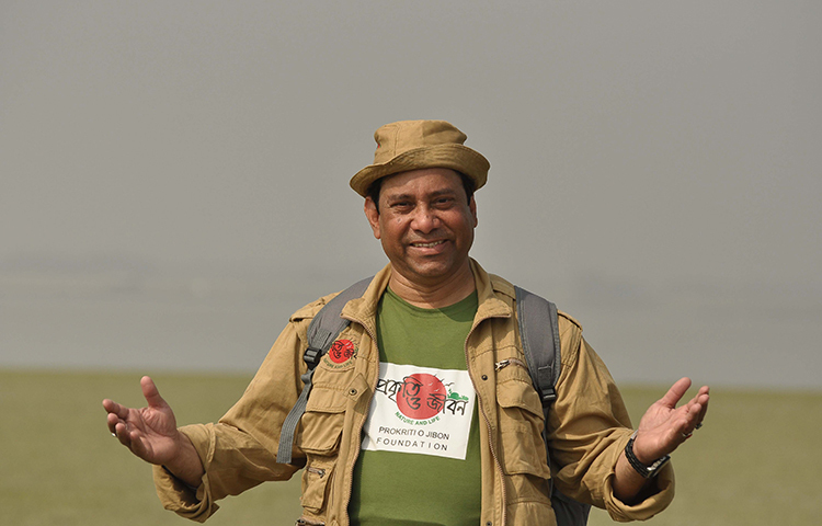 তিনি অন্তর দিয়ে অনুধাবন করেন প্রকৃতির ভাষা। জন্মভূমির প্রতি আজন্ম ঋণই তাকে করে তুলেছে প্রকৃতি অন্তঃপ্রাণ। নতুন প্রজন্মের কাছে তিনি প্রতিশ্রুতিবদ্ধ- দূষণমুক্ত সুস্থ-সুন্দর প্রাণ-প্রাচুর্যে ভরা বাংলাদেশ উপহার দেয়ার প্রত্যয়ে। স্বপ্ন বাস্তবায়নে ২০০৯ সালে গড়ে তুলেছেন প্রকৃতি ও জীবন ফাউন্ডেশন। পরিবেশ, জীববৈচিত্র্য, বন ও বন্যপ্রাণী সংরক্ষণ এবং জলবায়ু পরিবর্তনজনিত অভিঘাত মোকাবেলা ও অভিযোজন সম্পর্কিত গণসচেতনতা সৃষ্টিতে কাজ করে যাচ্ছেন নিরন্তর। ব্যতিক্রমী উদ্যোগ- চ্যানেল আইতে ধারাবাহিক প্রামাণ্য অনুষ্ঠান ‘প্রকৃতি ও জীবন’।