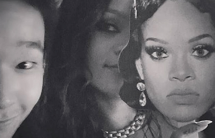 রিহানা, বেলা হাদিদের মতো একাধিক সেলিব্রিটির সঙ্গে দুর্দান্ত সব ছবি আপলোড করেছেন এরিক। তাদের সঙ্গে পার্টি করে বেড়াচ্ছেন। কখনো ফ্রান্সের প্রাক্তন ফার্স্ট লেডি কার্লা ব্রুনির সঙ্গে, তো কখনো ইউরোপের মোনাকের প্রিন্সেস চার্লিনের সঙ্গে ফটোশুট করছেন। বা কখনো ডলফিনের সঙ্গে স্নান উপভোগ করছেন।