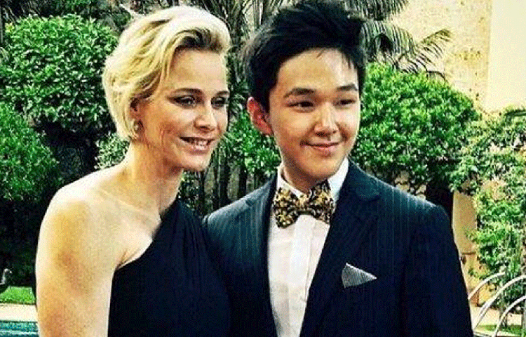 সংস্থার সম্পত্তির পরিমাণ বর্তমানে ৮৫০ কোটি ডলার। সেই সম্পত্তির একটা অংশই ছেলে এরিককে উপহার দিয়েছেন টেসি দম্পতি। ফলে রাতারাতি বিলিয়নিয়র হয়ে উঠেছেন এরিক।