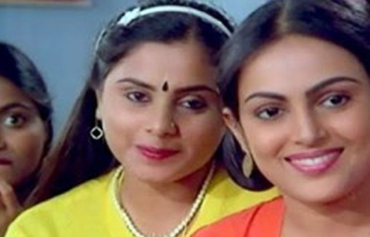 খুব তাড়াতাড়ি তার ক্যারিয়ারের ‘দি এন্ড’ হয়ে যায়। ভীষণ অপ্রত্যাশিতভাবেই আচমকা ইন্ডাস্ট্রি থেকে হারিয়ে যান তিনি।