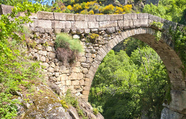 এই লোককথা আশপাশের এলাকায় এতটাই প্রচলিত যে, রাত হলে আর ব্রিজের দিকে কেউ আসেন না। একমাত্র যে মহিলাদের সন্তান ধারণে কোনও সমস্যা রয়েছে, বা যারা অন্তঃসত্ত্বা, যাদের সন্তানের কোনো সমস্যার কথা চিকিৎসক জানিয়েছেন, তারাই মাঝরাতে এই ব্রিজে আসেন।