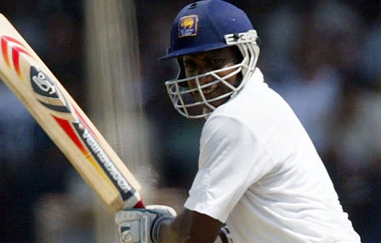 কিন্তু পরপর ভালো পারফরম্যান্সের জন্য অধিনায়ক অর্জুন রণতুঙ্গা তাকে টেস্টেও ওপেনার হিসেবে তুলে আনেন। ১৯৯৭ সালে ভারতের বিরুদ্ধে টেস্টে শ্রীলঙ্কার ৯৫২ রানের মধ্যে ৩৪০ রানই ছিল জয়সূরিয়া। ওপেনার হিসেবে টেস্টে ১৫২টি ইনিংসে তার ব্যাটিং গড় ৪১.৪৮।