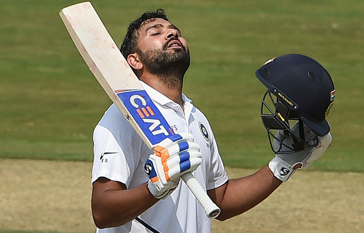 রোহিত শর্মা: টেস্টে ওপেন করতে এসেই একবারে বাজিমাত করলেন রোহিত শর্মা। এত দিন টেস্টে মিডল অর্ডারে খেললেও বিশাখাপত্তনমে দক্ষিণ আফ্রিকার বিরুদ্ধে ওপেনার হিসেবে এই প্রথম আত্মপ্রকাশ। আর নেমেই সেঞ্চুরি হাঁকালেন।