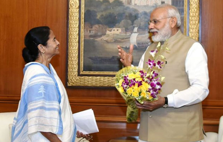 আমন্ত্রণ জানানো হবে ভারতের প্রধানমন্ত্রী নরেন্দ্র মোদীকে। একই সঙ্গে আমন্ত্রণ জানানো হবে পশ্চিমবঙ্গের মুখ্যমন্ত্রী মমতা বন্দ্যোপাধ্যায়কে।