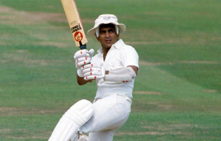 ১৯৭৮ সালে করাচিতে ১১১ এবং ১৩৭ রান করেন সুনীল। তবে এ ক্ষেত্রে পাকিস্তানের কাছে হারতে হয় ভারতকে। শেষবার ওয়েস্ট ইন্ডিজের বিরুদ্ধে ইডেনে এই নজির গড়েন তিনি। করেন ১০৭ ও ১৮২। শেষ ইনিংসে ৯ উইকেটে হারিয়ে ১৯৭ রান করে কোনো মতে ম্যাচ ড্র করে ওয়েস্ট ইন্ডিজ।